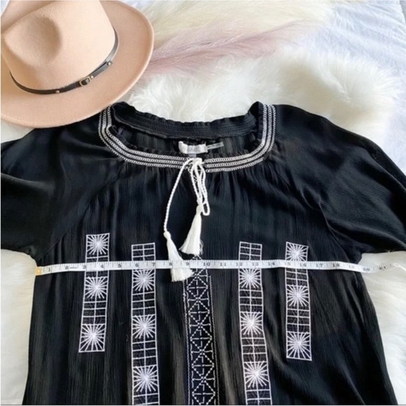 Paparazzi Black Embroidered Tassel Boho Top
Blouse Size Medium - Picture 8 of 15